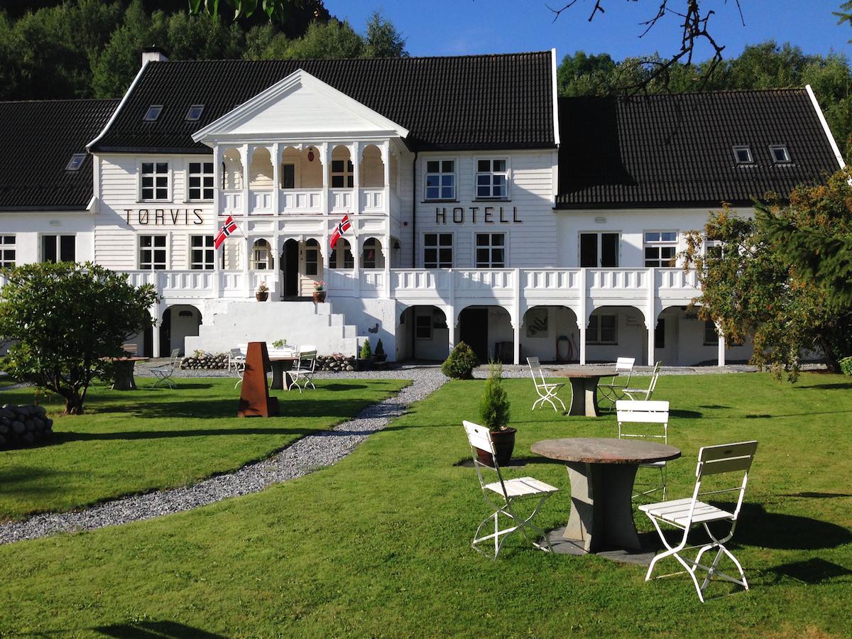Torvis Hotel Luster Exterior photo
