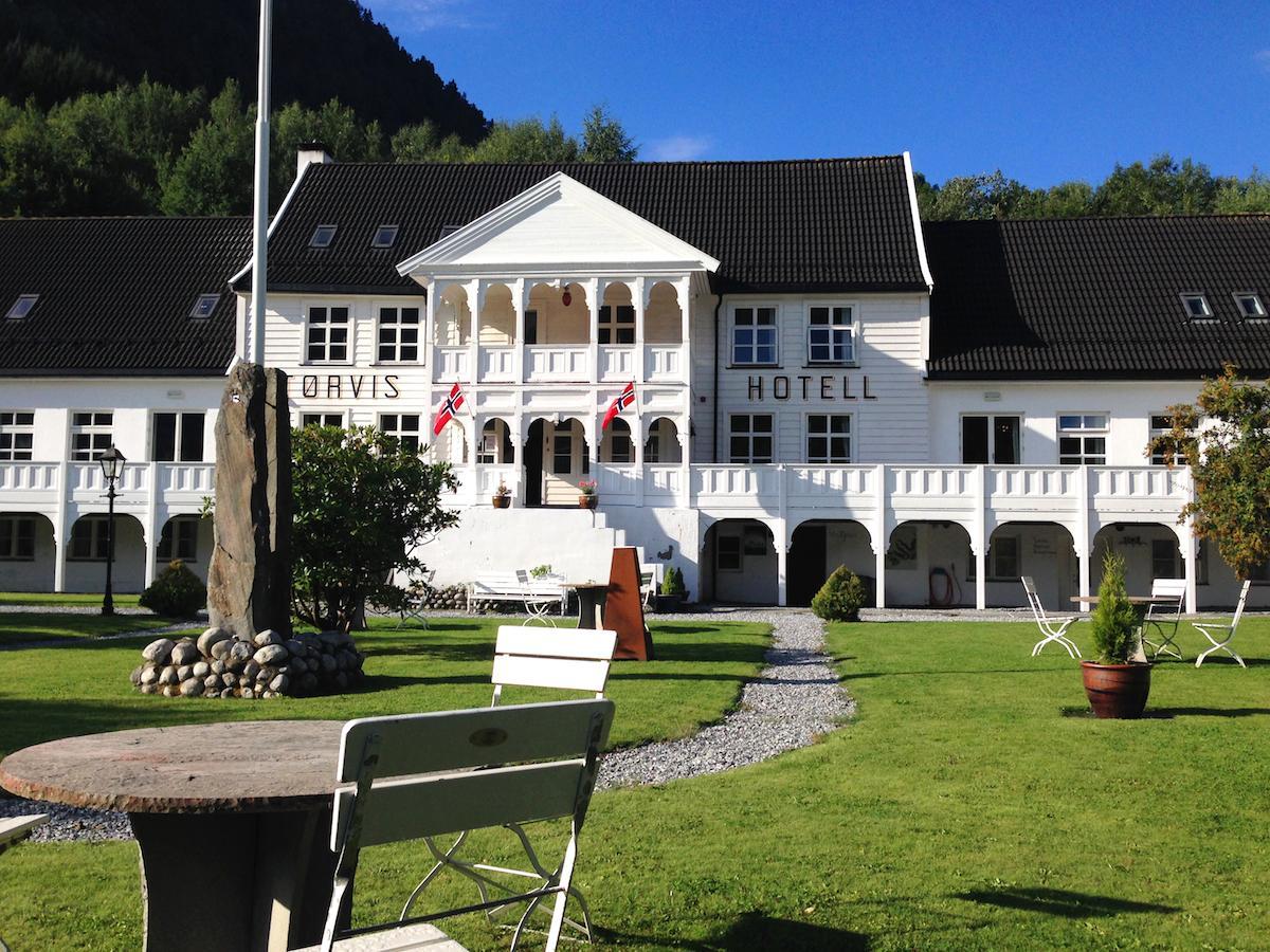 Torvis Hotel Luster Exterior photo